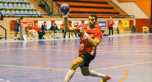 وفاة ابنة عبد الرحمن فيصل لاعب يد الأهلي